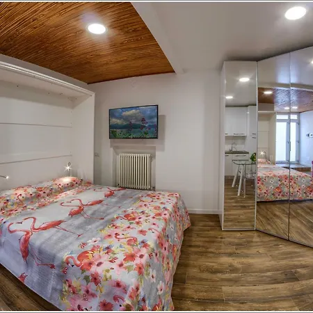 Apartament Monolocale “sale & Pepe” *