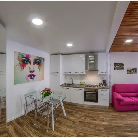 Monolocale “sale & Pepe” グラヴェドーナ